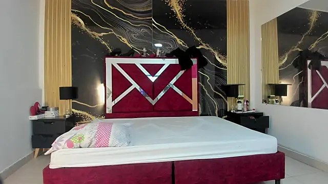 Snapshot of VioletRose_as chatting on November 22, 2025, 8:18 pm VioletRose as online show from November 22, 2025, 8:18 pm