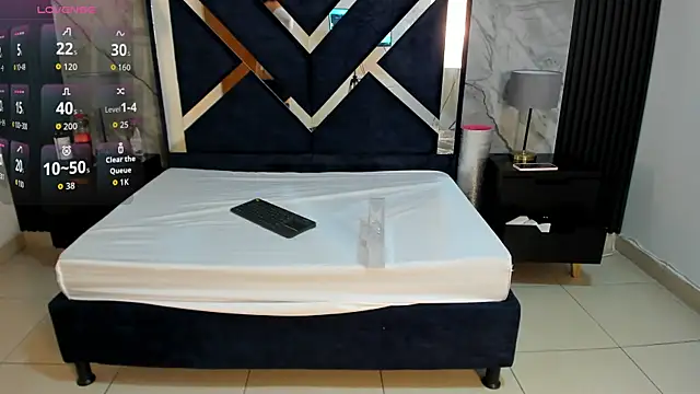 Snapshot of VioletRose_as chatting on October 28, 2025, 8:08 pm VioletRose as online show from October 28, 2025, 8:08 pm