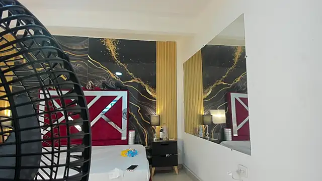 Snapshot of VioletRose_as chatting on October 30, 2025, 7:22 pm VioletRose as online show from October 30, 2025, 7:22 pm