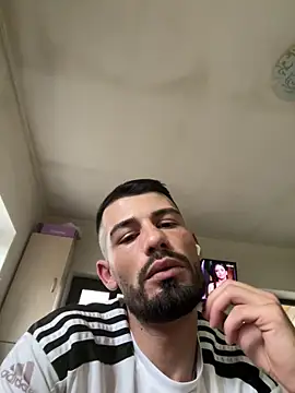 Gold7leonnnn online show from March 29, 2026, 1:35 pm