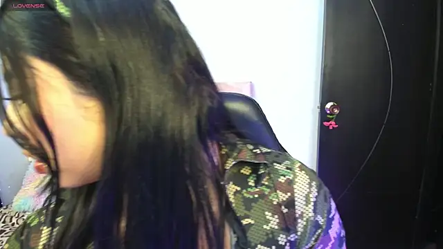 Snapshot of charlotte_queen1320 chatting on June 8, 2026, 12:16 am charlotte queen1320 online show from June 8, 2026, 12:16 am