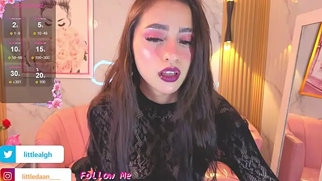 Abril Velvet a  online show from September 12, 2025, 7:57 pm