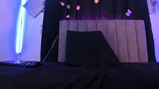 AkiraStone  online show from October 3, 2025, 12:28 pm