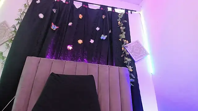 AkiraStone  online show from October 7, 2025, 7:26 pm