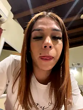 Snapshot of Makaela_Haddad chatting on October 4, 2025, 1:07 am Makaela Haddad online show from October 4, 2025, 1:07 am