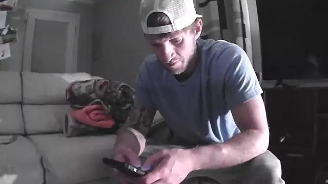 Snapshot of IsAparty chatting on February 18, 2026, 10:44 am IsAparty online show from February 18, 2026, 10:44 am