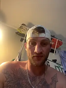 Snapshot of IsAparty chatting on March 4, 2026, 9:17 am IsAparty online show from March 4, 2026, 9:17 am