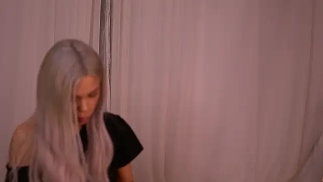 Snapshot of NickyBenz chatting on October 26, 2025, 7:03 pm NickyBenz online show from October 26, 2025, 7:03 pm