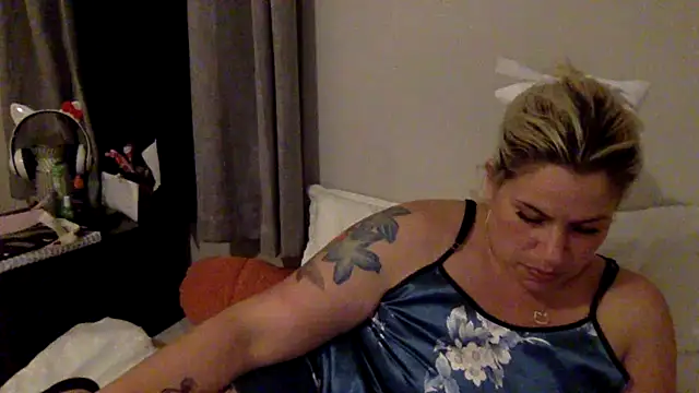 toomuchofafreak online show from February 15, 2026, 7:51 am