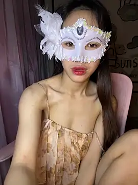 Snapshot of TiNa_04 chatting on October 9, 2025, 11:05 pm TiNa 04 online show from October 9, 2025, 11:05 pm