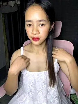 Snapshot of TiNa_04 chatting on September 14, 2025, 2:50 pm TiNa 04 online show from September 14, 2025, 2:50 pm