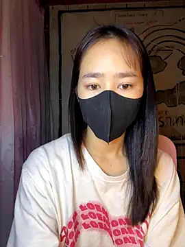 Snapshot of TiNa_04 chatting on November 7, 2025, 10:46 pm TiNa 04 online show from November 7, 2025, 10:46 pm