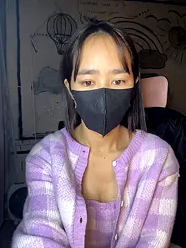 Snapshot of TiNa_04 chatting on December 2, 2025, 10:55 pm TiNa 04 online show from December 2, 2025, 10:55 pm