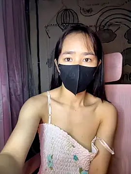 Snapshot of TiNa_04 chatting on December 4, 2025, 12:31 am TiNa 04 online show from December 4, 2025, 12:31 am