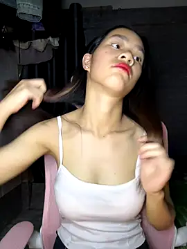 Snapshot of TiNa_04 chatting on September 12, 2025, 10:53 pm TiNa 04 online show from September 12, 2025, 10:53 pm