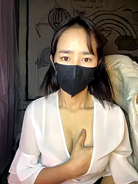 Snapshot of TiNa_04 chatting on November 25, 2025, 11:37 pm TiNa 04 online show from November 25, 2025, 11:37 pm