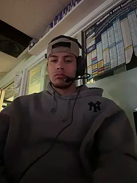 Snapshot of StrokingDaddy4 chatting on September 29, 2025, 10:22 am StrokingDaddy4 online show from September 29, 2025, 10:22 am