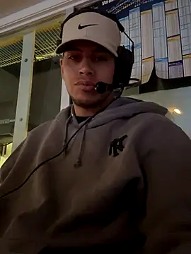 Snapshot of StrokingDaddy4 chatting on September 11, 2025, 10:26 am StrokingDaddy4 online show from September 11, 2025, 10:26 am