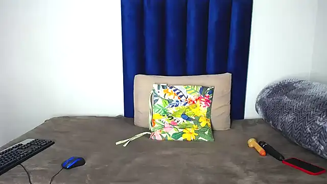 Snapshot of Pinkdollyg chatting on October 27, 2025, 10:00 pm Pinkdollyg online show from October 27, 2025, 10:00 pm