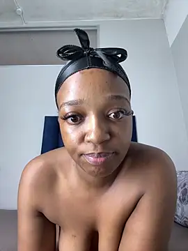 Snapshot of Pinkdollyg chatting on February 19, 2026, 2:25 pm Pinkdollyg online show from February 19, 2026, 2:25 pm