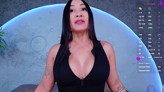 Snapshot of ReinaChloe chatting on May 23, 2026, 4:28 pm ReinaChloe online show from May 23, 2026, 4:28 pm