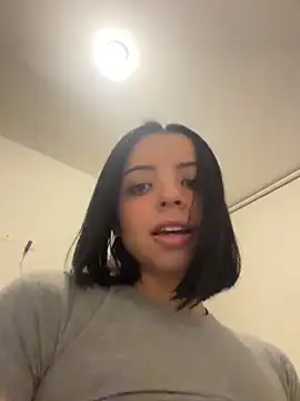 Snapshot of gigi_bunn chatting on October 8, 2025, 11:16 pm gigi bunn online show from October 8, 2025, 11:16 pm