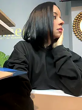 Snapshot of gigi_bunn chatting on October 1, 2025, 10:46 pm gigi bunn online show from October 1, 2025, 10:46 pm