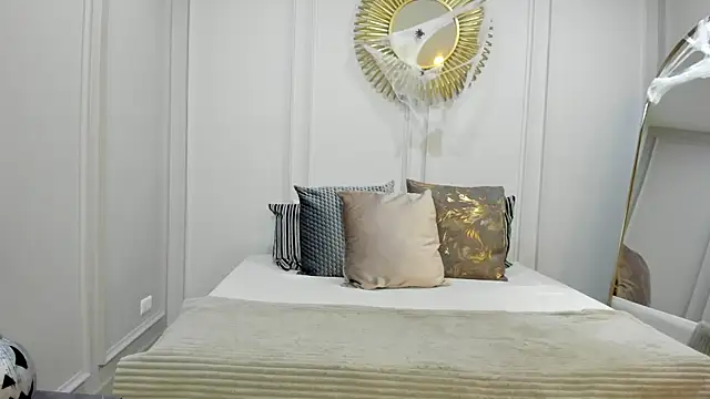 CharlotteBrownn  online show from October 21, 2025, 3:06 am