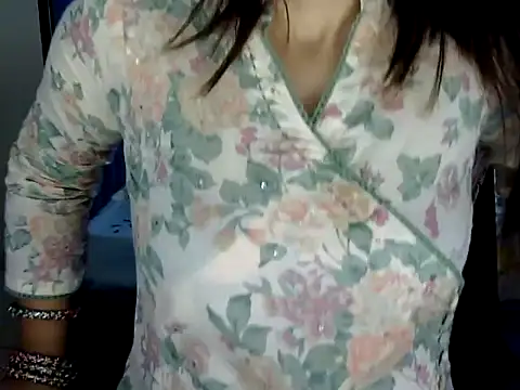 Snapshot of Rumi_cute chatting on February 13, 2026, 3:12 pm Rumi cute online show from February 13, 2026, 3:12 pm