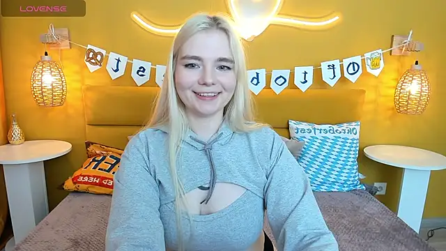 Snapshot of RuthBryant chatting on September 28, 2025, 1:18 pm RuthBryant online show from September 28, 2025, 1:18 pm