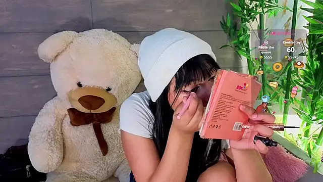 Snapshot of MeganAdamms chatting on September 11, 2025, 12:16 pm MeganAdamms online show from September 11, 2025, 12:16 pm