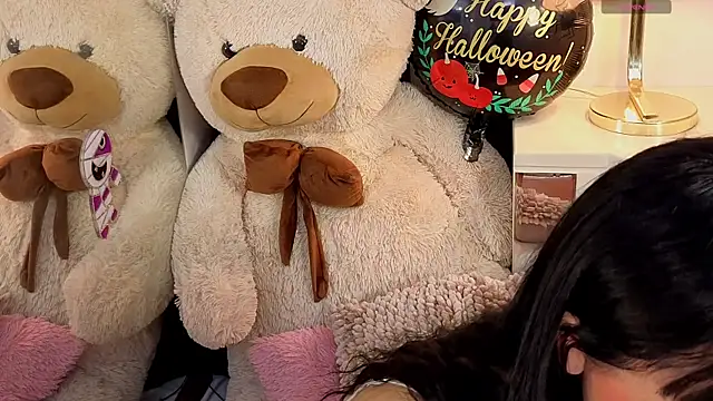 Snapshot of MeganAdamms chatting on October 16, 2025, 11:51 am MeganAdamms online show from October 16, 2025, 11:51 am