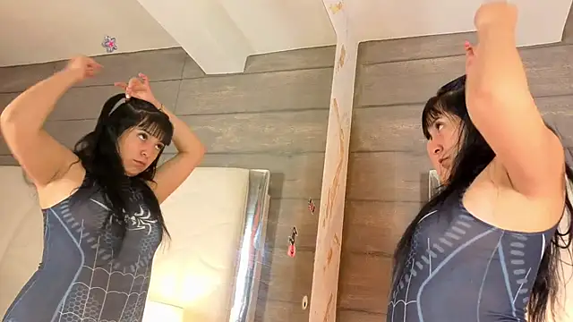 Snapshot of MeganAdamms chatting on October 7, 2025, 11:55 am MeganAdamms online show from October 7, 2025, 11:55 am