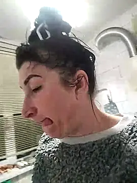 Funny Karina online show from February 24, 2026, 10:32 pm