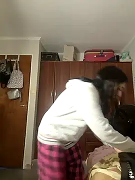 missapril0101 online show from April 7, 2026, 2:35 am