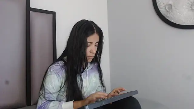 Lucy-23 online show from November 26, 2025, 4:12 am