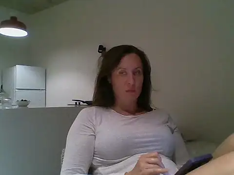 ALICAINWONDERLAND online show from October 1, 2025, 4:55 pm