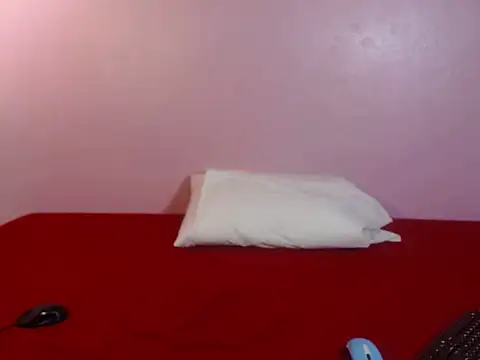 Snapshot of Solecito_TransHott chatting on October 21, 2025, 1:10 pm Solecito TransHott online show from October 21, 2025, 1:10 pm