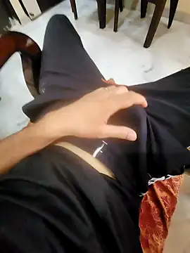 Snapshot of coupleyug chatting on September 24, 2025, 9:27 am coupleyug online show from September 24, 2025, 9:27 am