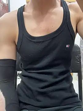 coupleyug online show from April 13, 2026, 3:05 pm