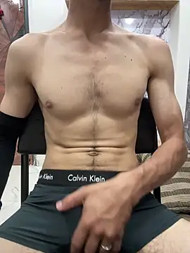 coupleyug online show from April 4, 2026, 3:51 pm