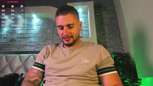 Snapshot of dominic_de_luca chatting on October 6, 2025, 3:08 am dominic de luca online show from October 6, 2025, 3:08 am