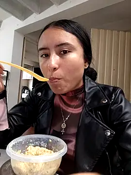 Venus Rivers online show from December 4, 2025, 1:10 pm