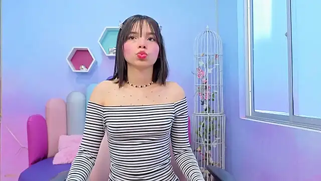 Snapshot of Issa_Skinny_ chatting on October 2, 2025, 11:35 am Issa Skinny online show from October 2, 2025, 11:35 am