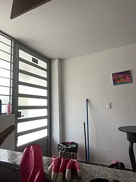 Snapshot of larsonbeverly chatting on December 18, 2025, 7:07 pm larsonbeverly online show from December 18, 2025, 7:07 pm