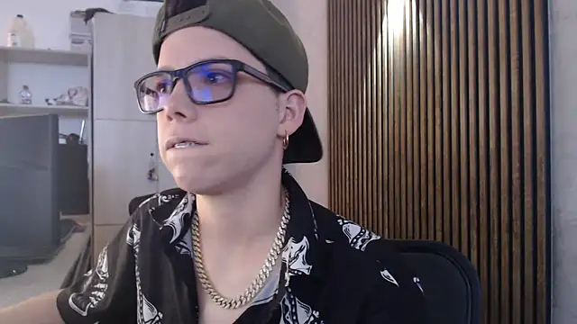 SpencerMontgomery online show from November 16, 2025, 4:34 pm