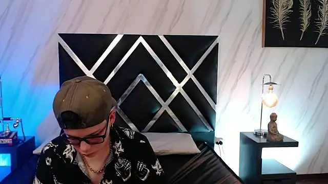 SpencerMontgomery online show from December 1, 2025, 7:59 pm