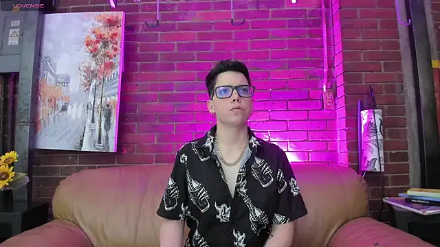 SpencerMontgomery online show from November 23, 2025, 5:23 pm