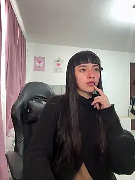 violetta blackk online show from April 3, 2026, 9:32 pm