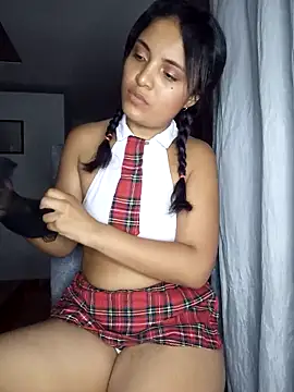 Snapshot of VALERYY_ROSE_ chatting on October 5, 2025, 5:31 am VALERYY ROSE online show from October 5, 2025, 5:31 am